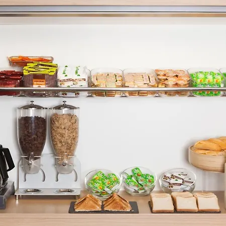 Enzo 1er Prix Hotel 2*